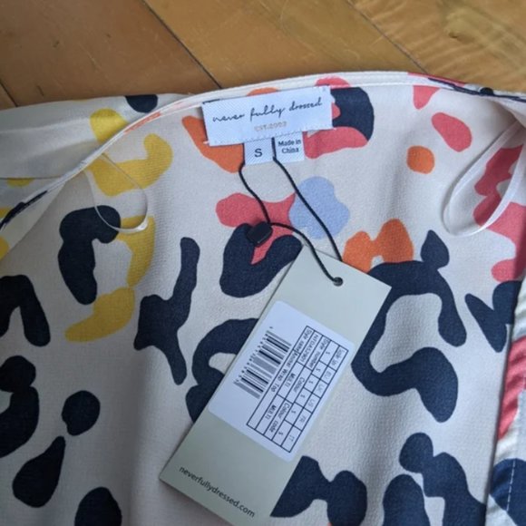 NWT Never Fully Dressed Wrap Top - Picture 3 of 3